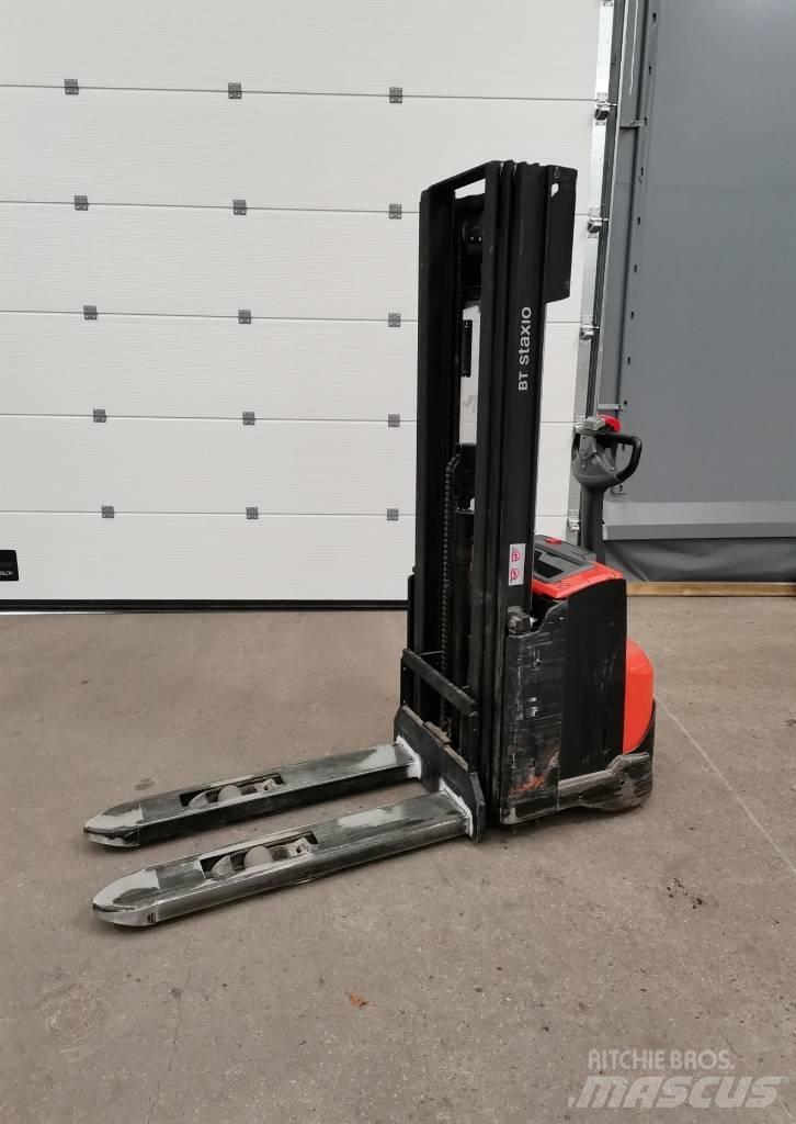 Toyota SWE120L Stapelaar meeloop