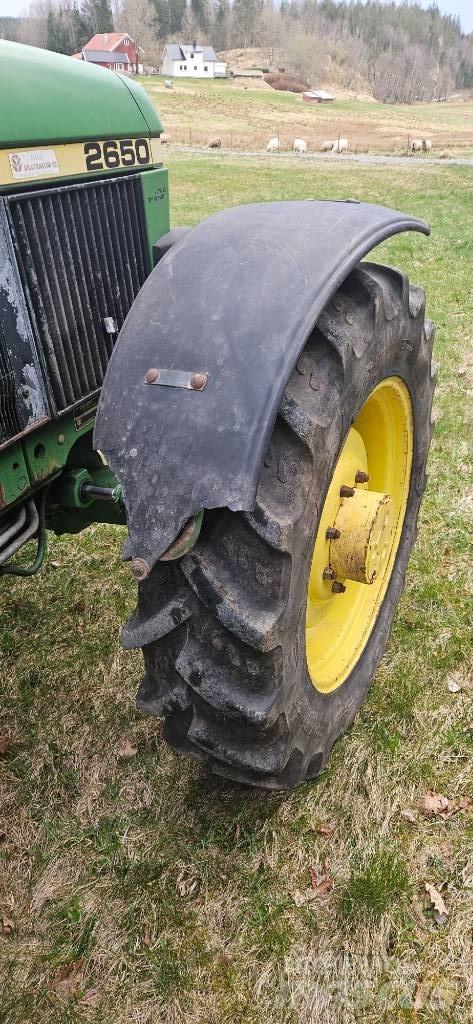 John Deere 2650 Tractoren
