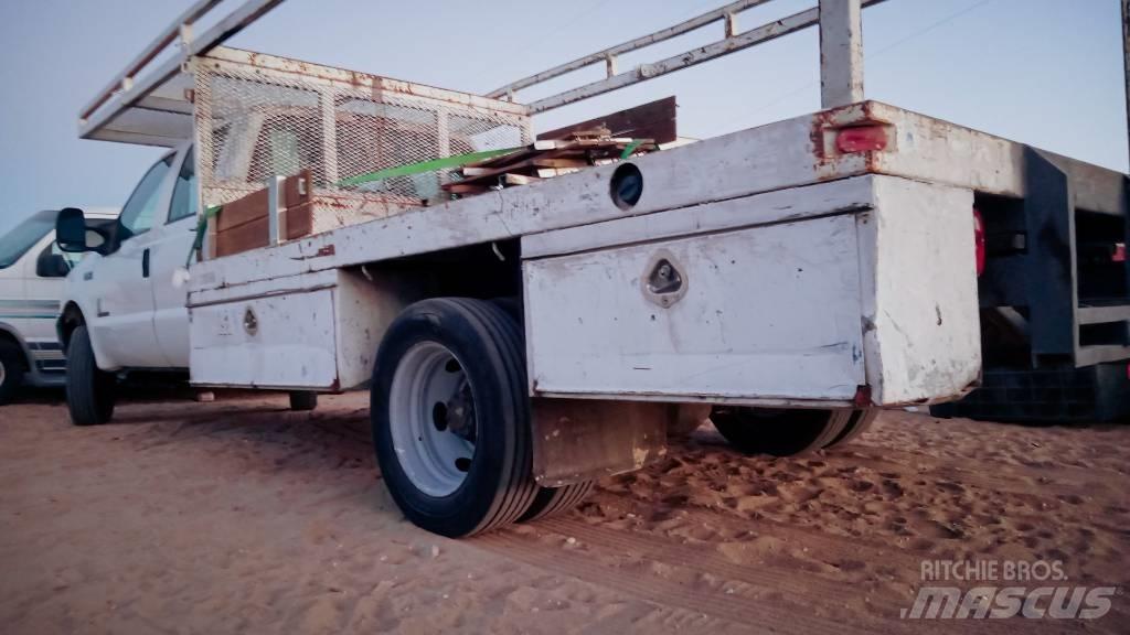 Ford F 550 XL SD Platte bakwagens