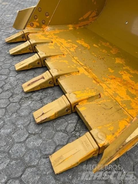 CAT 374 lre Bucket Bakken