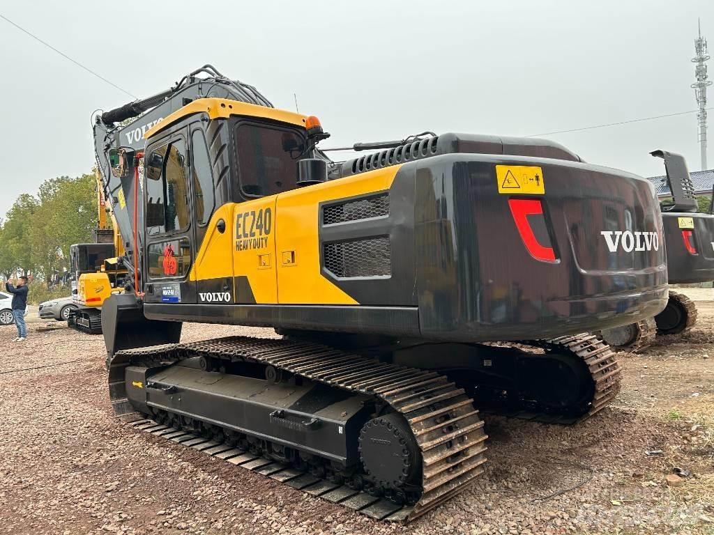 Volvo EC 240 Rupsgraafmachines