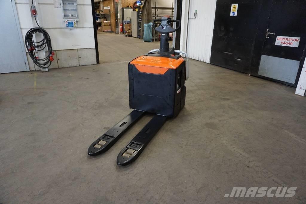 Toyota LPE220 Meerij pallettruck met platform