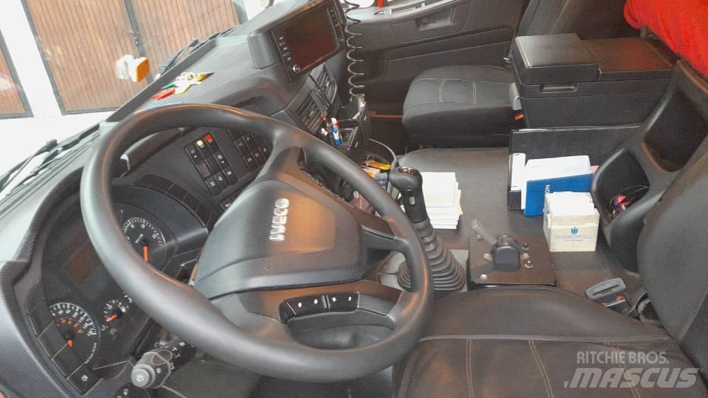 Iveco Trakker 450 Vlakke laadvloer met kraan