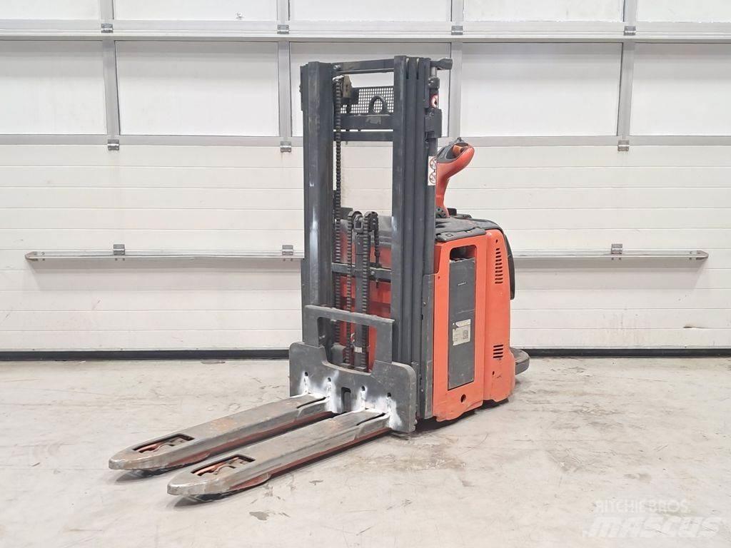 Linde D12 AP Stapelaar meeloop
