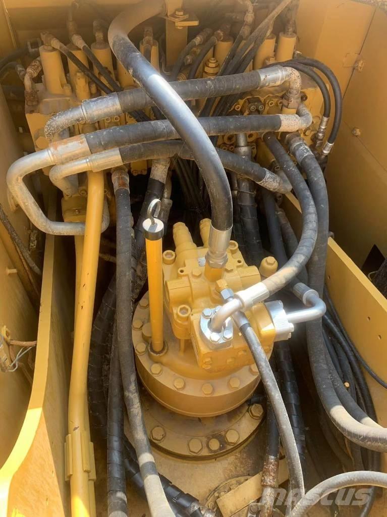 CAT 323 D L Rupsgraafmachines