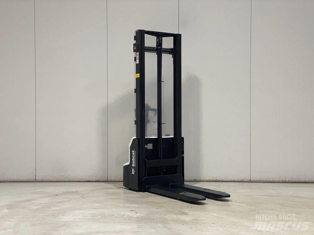 Bobcat LSM12N-7 Stapelaar meeloop