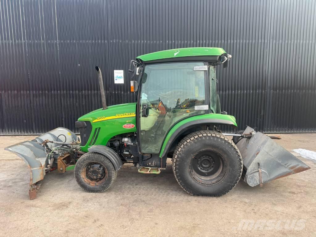 John Deere 3720 Compacttrekkers