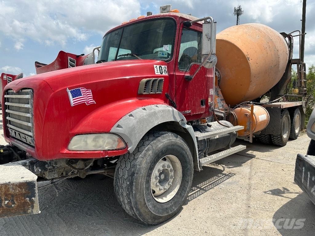 Mack Granite GU 813 Anders
