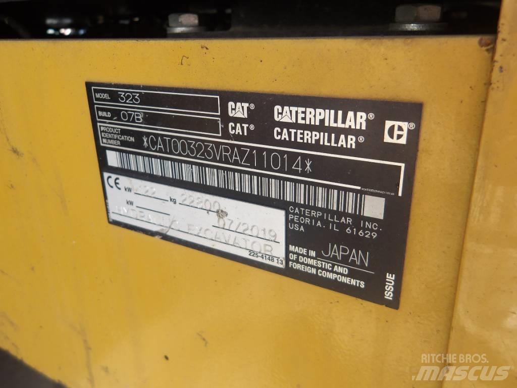 CAT 323 Rupsgraafmachines