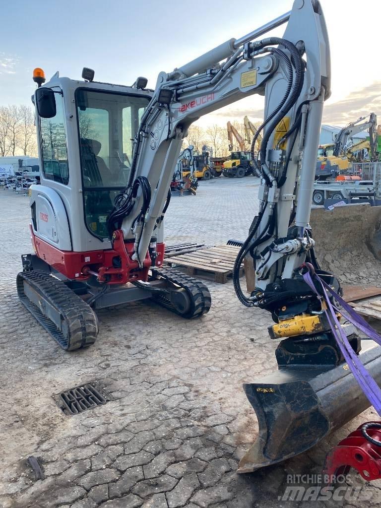 Takeuchi TB 225 Minigraafmachines < 7t