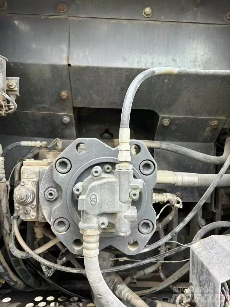 Sumitomo SH 210-5 Rupsgraafmachines