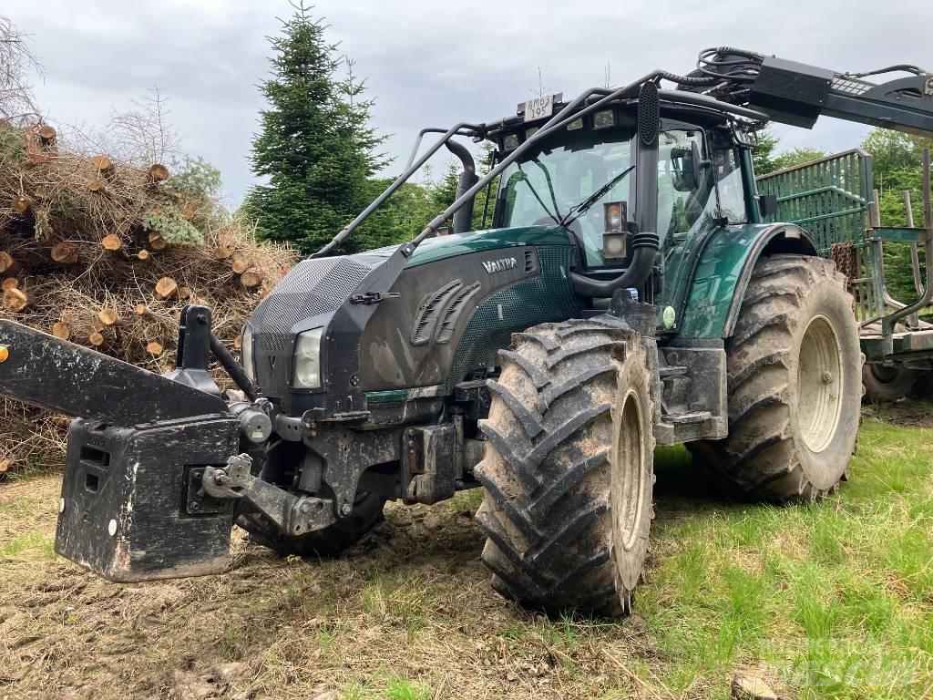 Valtra T 213 V Bosbouw tractoren