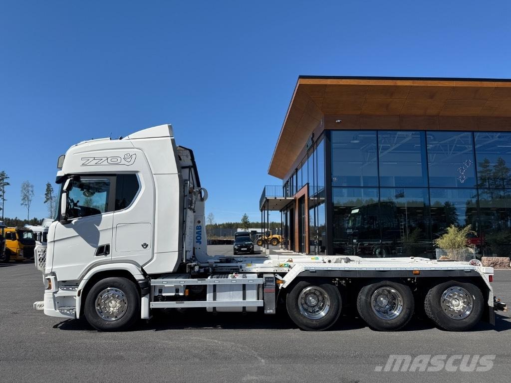 Scania R 770 Vrachtwagen met containersysteem