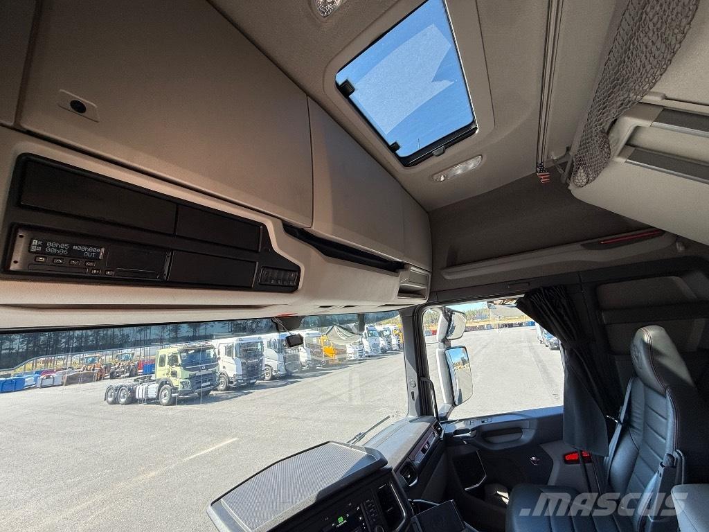 Scania R 770 Vrachtwagen met containersysteem