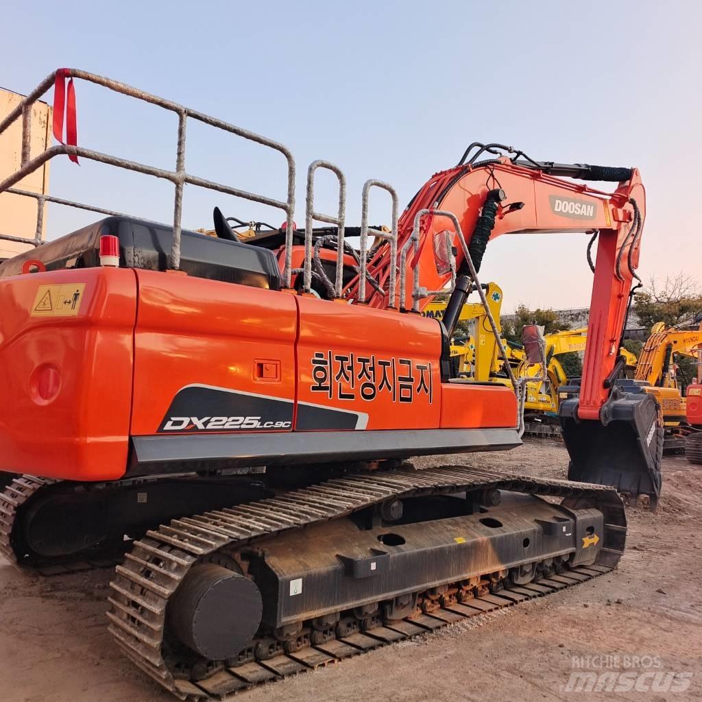 Doosan 225 LC Rupsgraafmachines