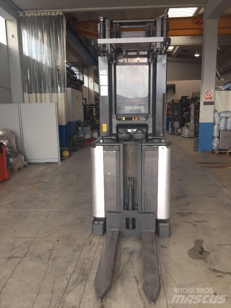 Nissan OPH-100 Orderpicker voor hoog niveau