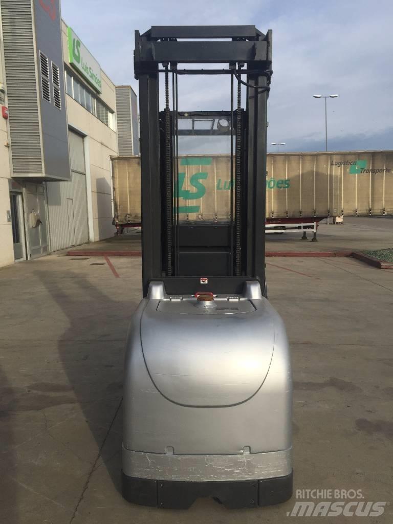 Nissan OPH-100 Orderpicker voor hoog niveau