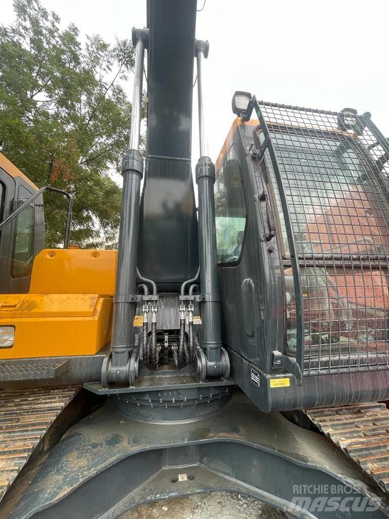 Hyundai R210 Rupsgraafmachines