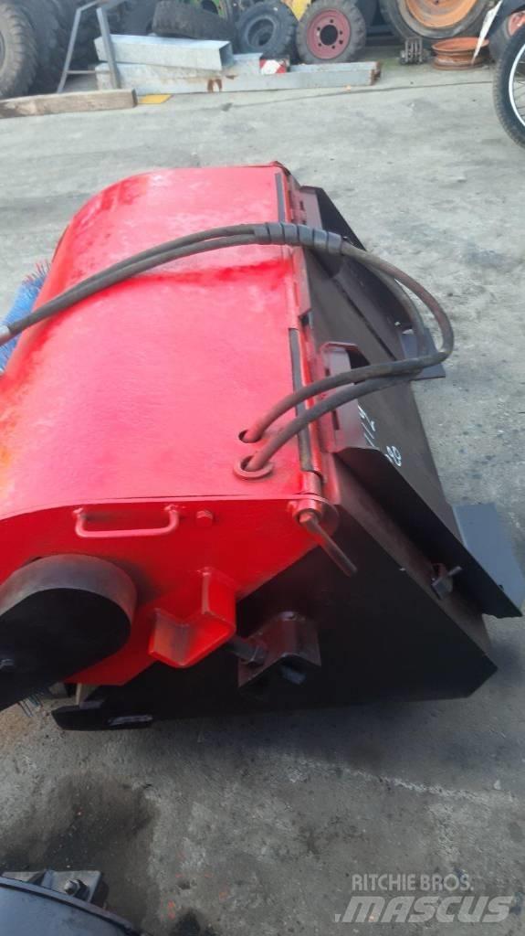 Bobcat 110 Veegmachines