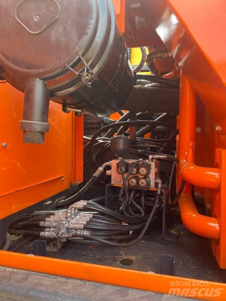 Doosan DX 300 LC Rupsgraafmachines