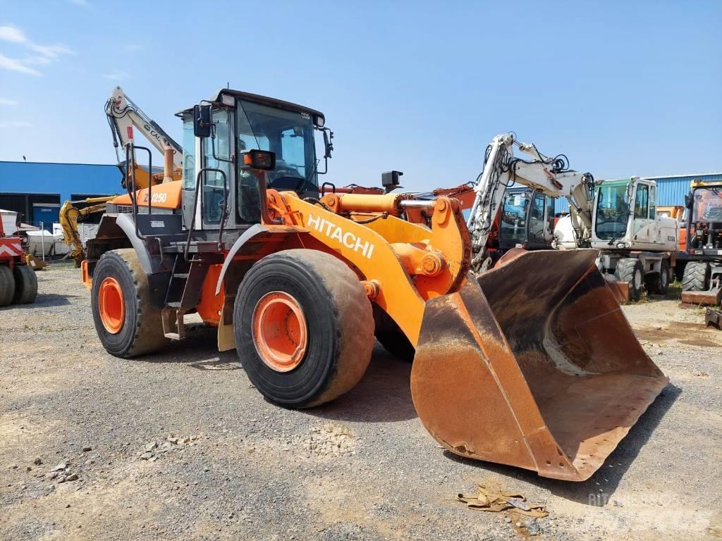 Hitachi ZW250 Wielladers