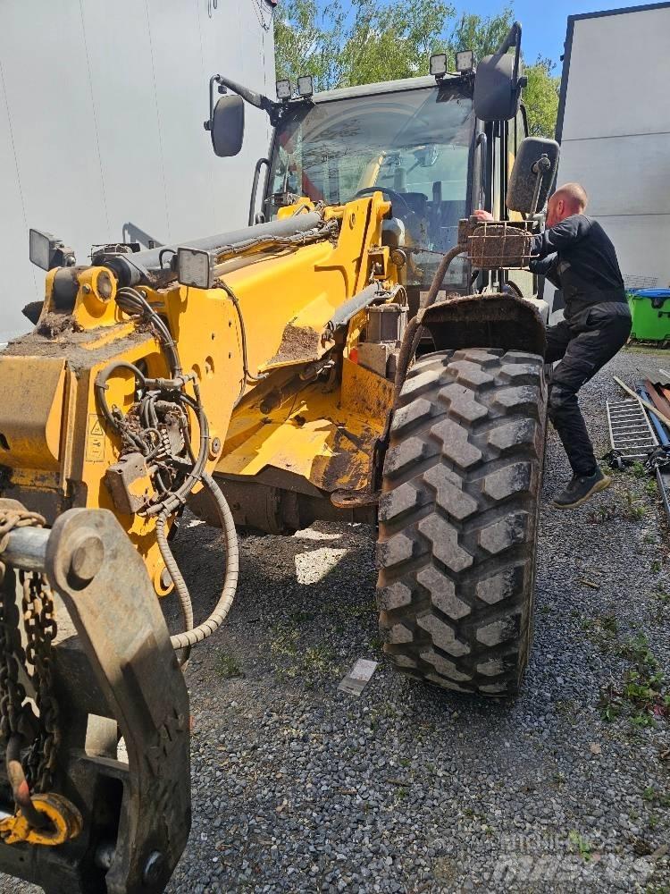 JCB TM 320 S Verreikers voor landbouw