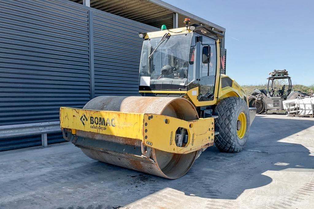 Bomag BW 213 D-5 Trilrolwalsen