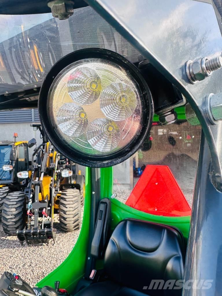 Avant 735 Knik- en schrankladers