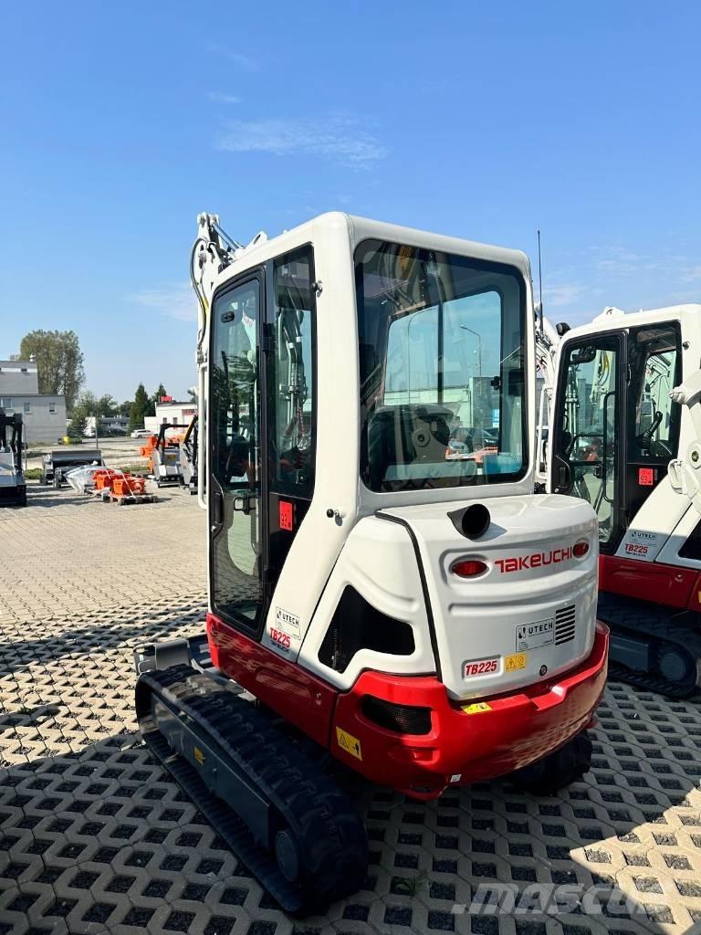 Takeuchi TB 225 V0 Minigraafmachines < 7t