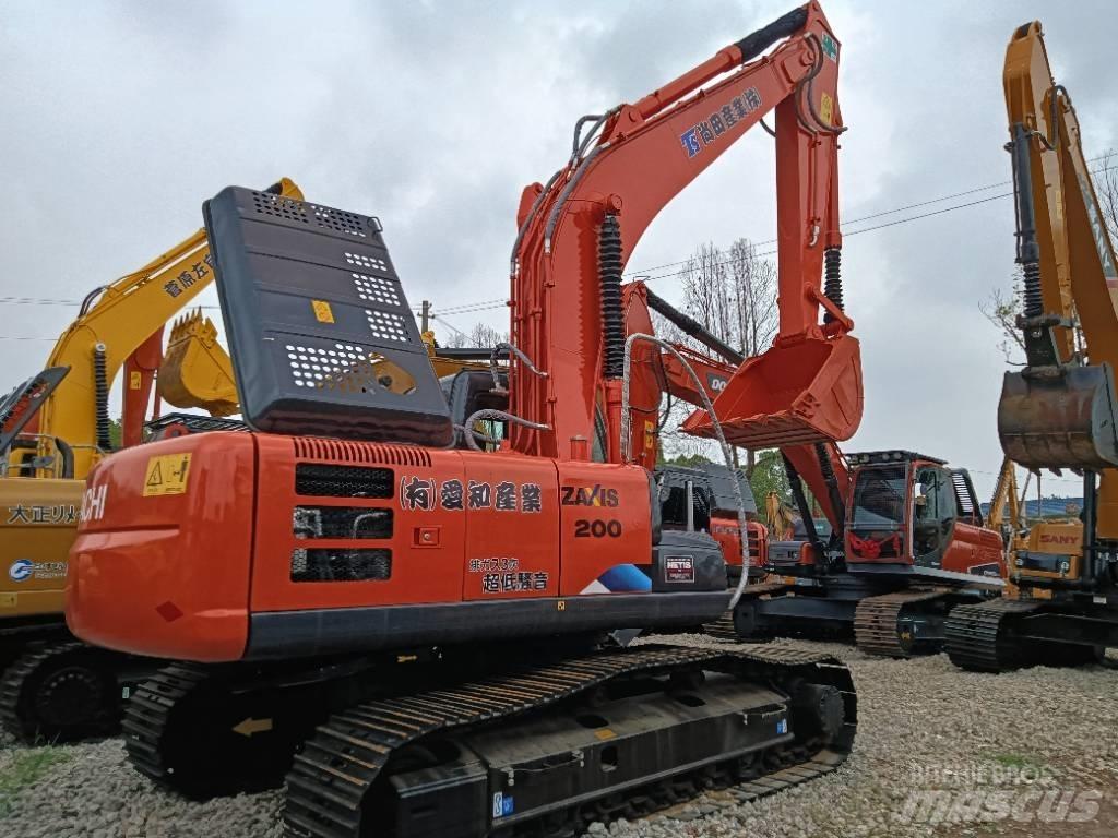Hitachi ZX 200 Rupsgraafmachines