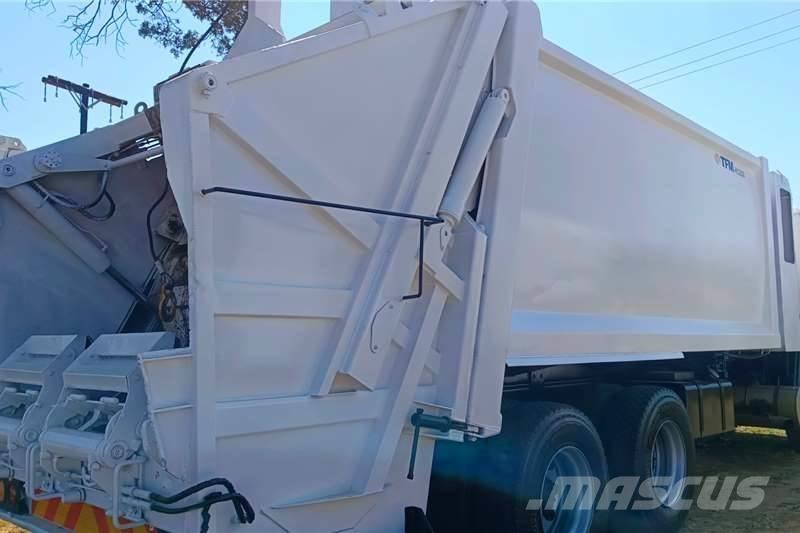 UD Quon 26-370 Anders