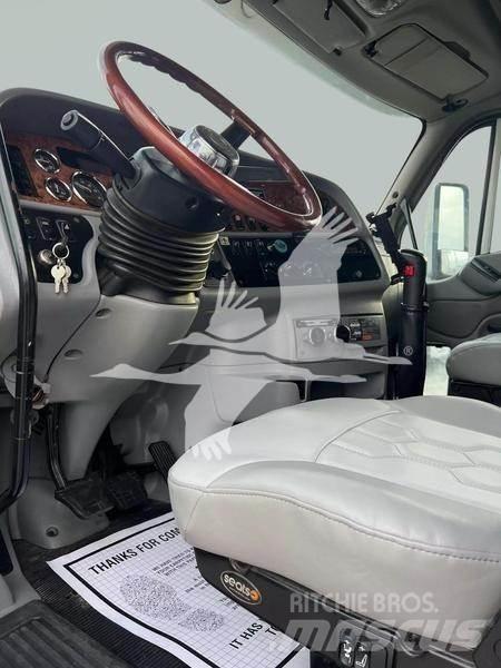Peterbilt 387 Trekkers