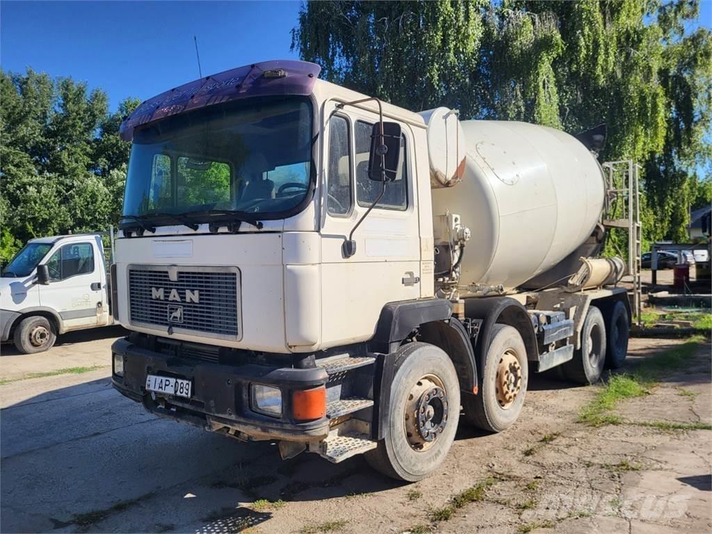 MAN 32.342 8X4 Chassis met cabine