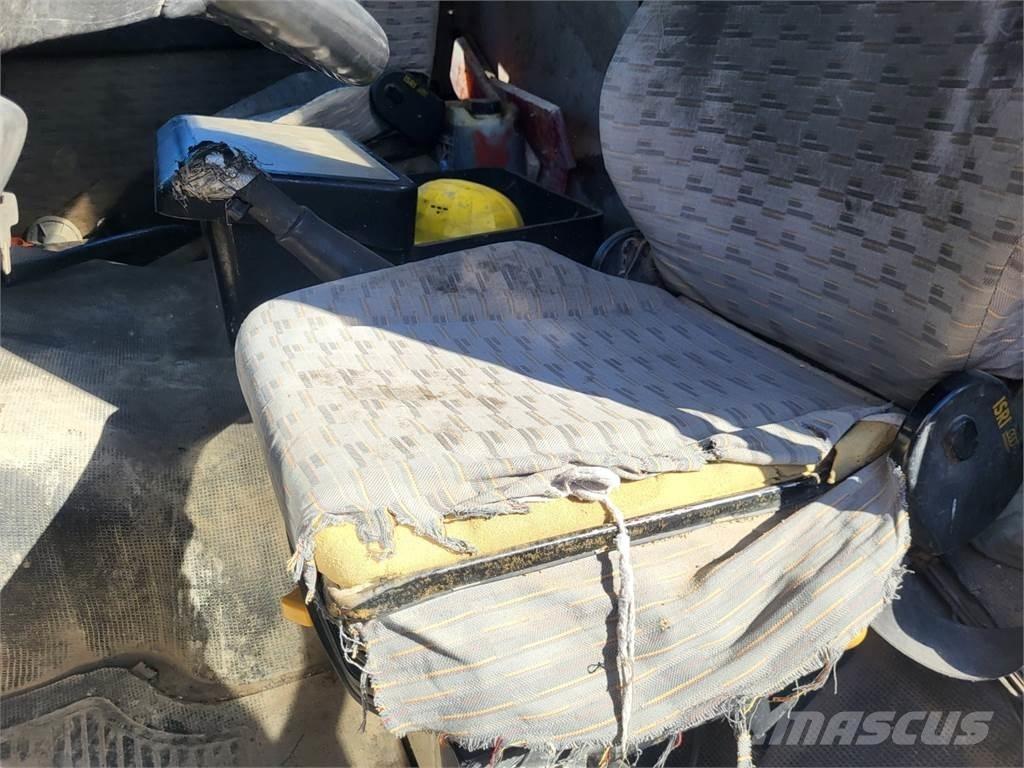 MAN 32.342 8X4 Chassis met cabine