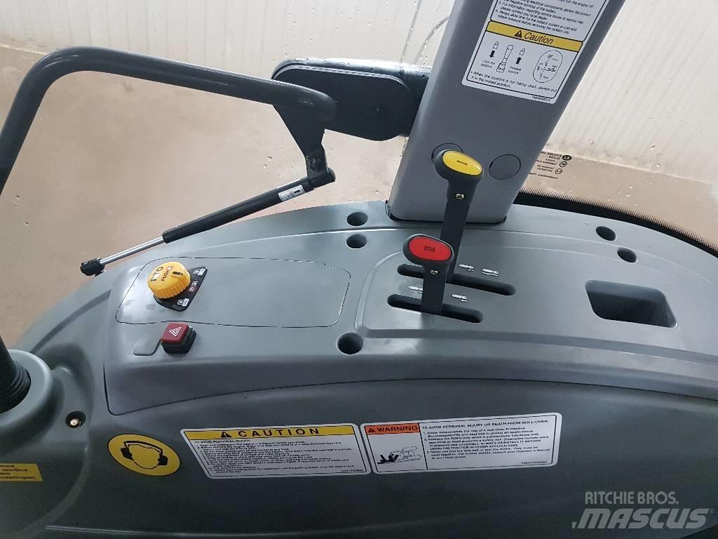 Branson 5025C Tractoren