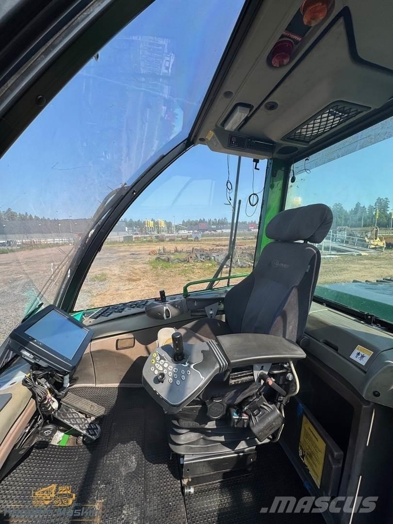 John Deere 1470D Harvesters