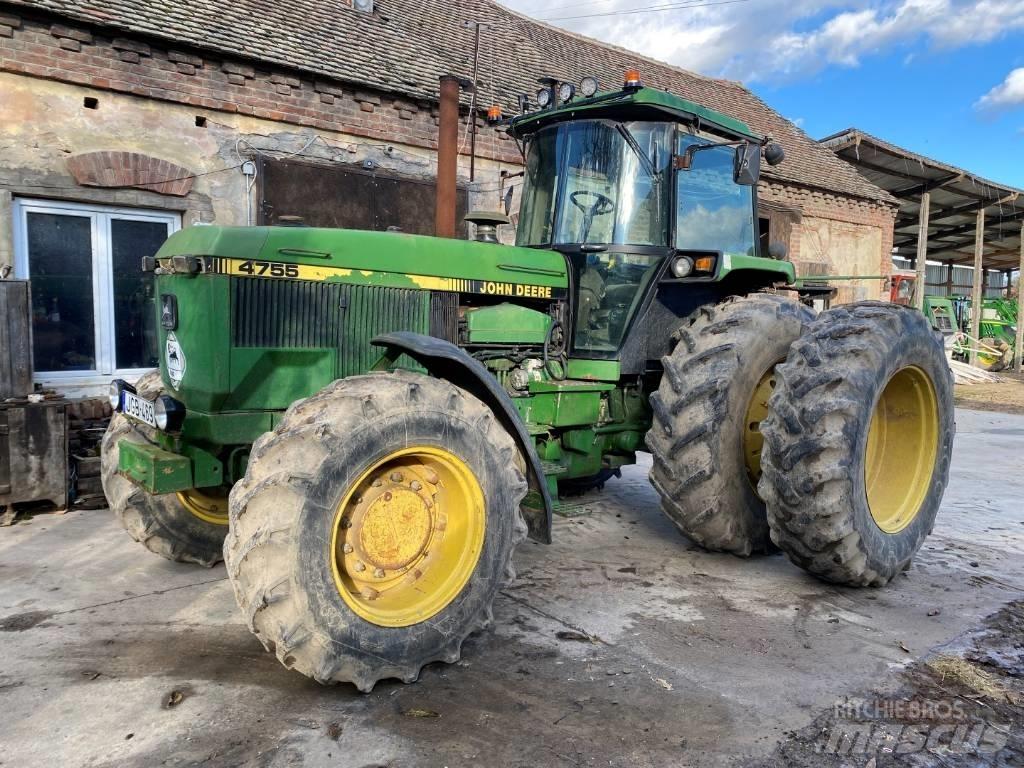 John Deere 4755 Tractoren