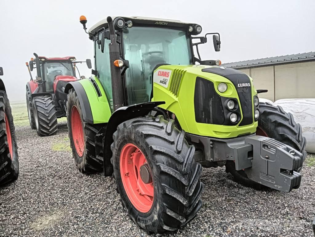 CLAAS Arion 440 Tractoren