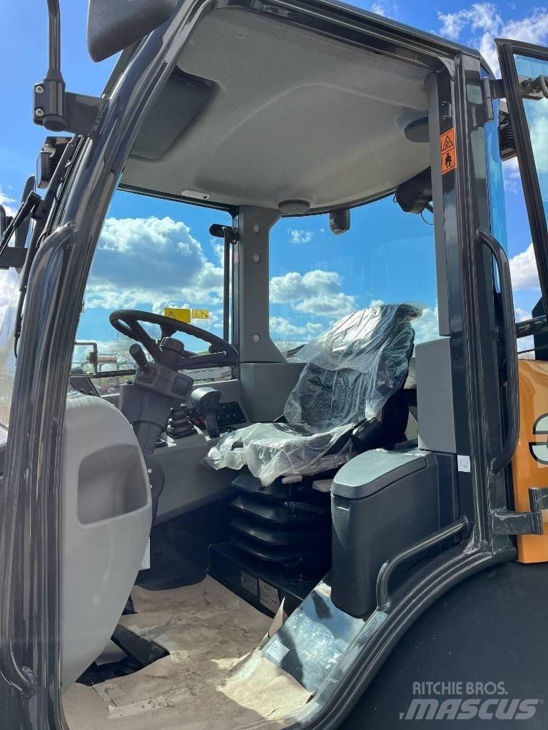 CASE 321 F Wielladers