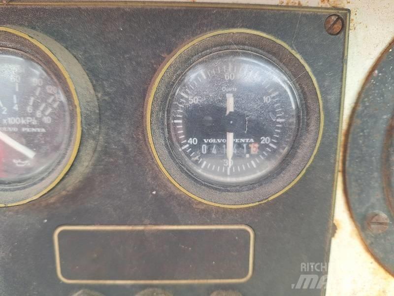 IHC SYSTEM P-220 Diesel generatoren