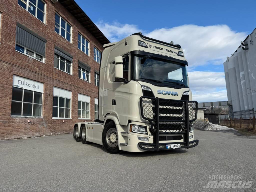 Scania S 590 Trekkers