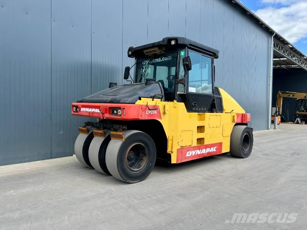 Dynapac CP224 Bandenwalsen