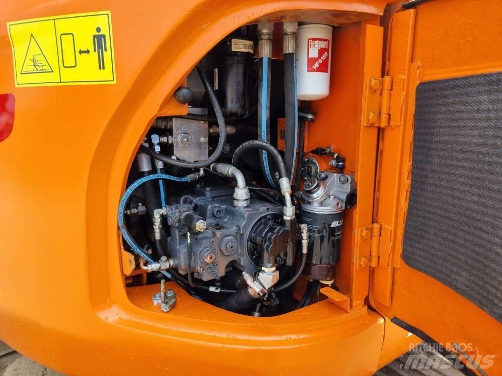 Doosan DX 140 LC-3 Rupsgraafmachines