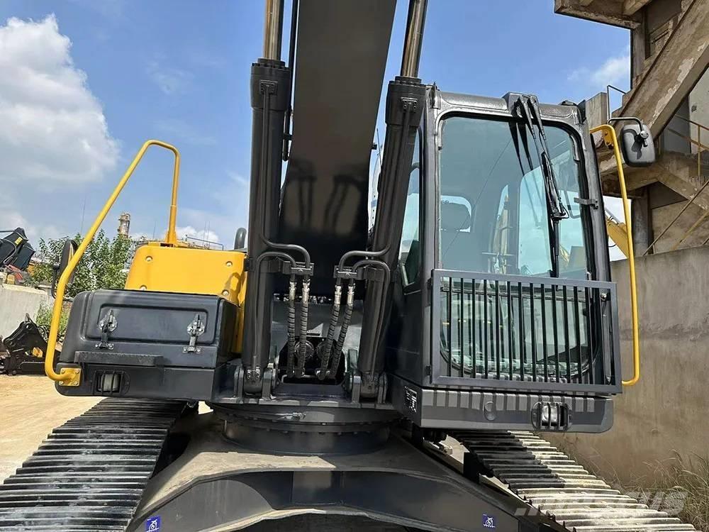 Volvo EC240D Rupsgraafmachines