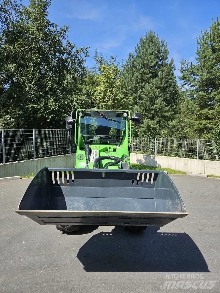 Avant 760 I Knik- en schrankladers