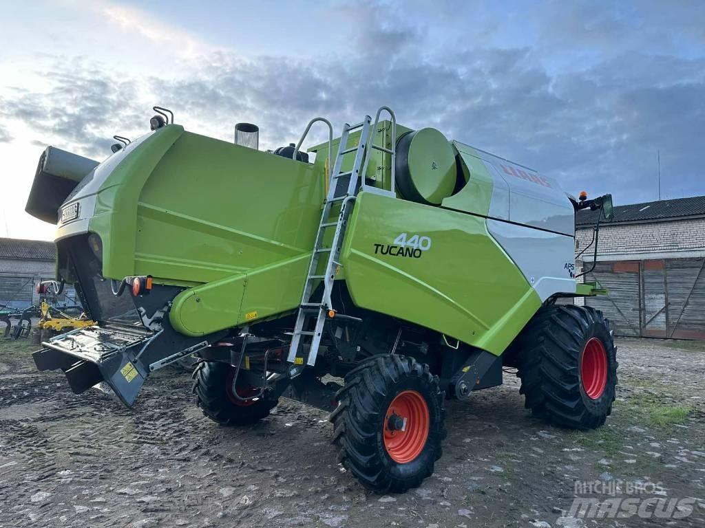 CLAAS Tucano 440 Maaidorsmachines