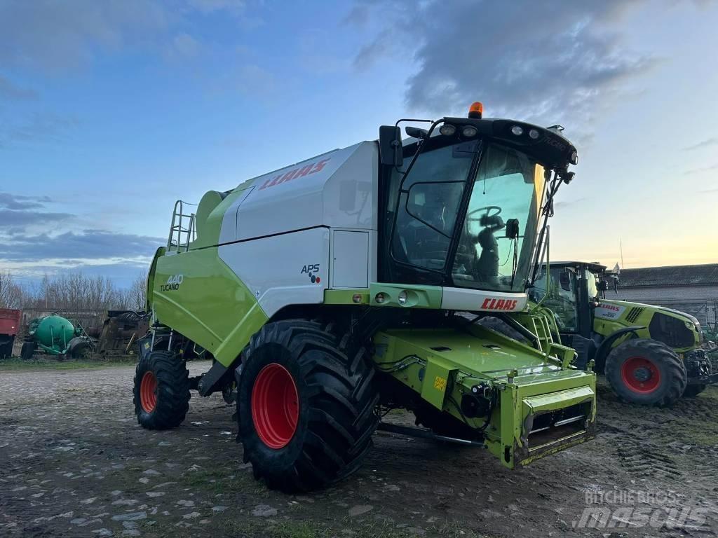 CLAAS Tucano 440 Maaidorsmachines