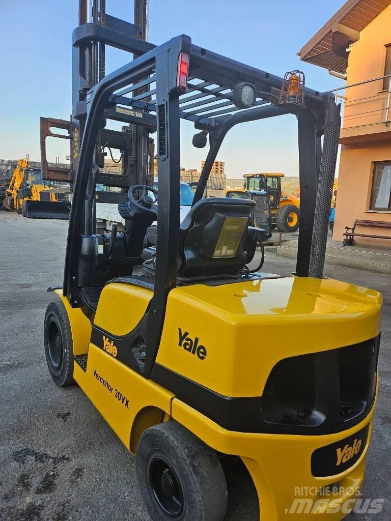 Yale 30 veracitor Reachtruck voor hoog niveau