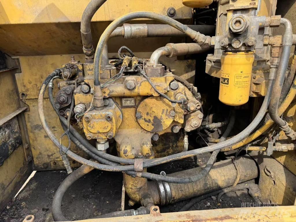 CAT 320 C Rupsgraafmachines