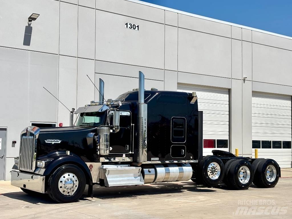 Kenworth W 900 Trekkers